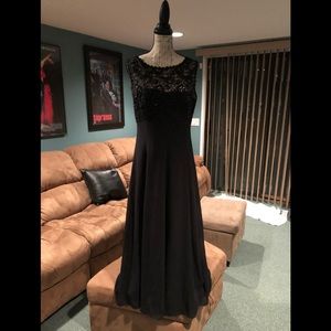 Everbeauty size 14 black gown with sequins